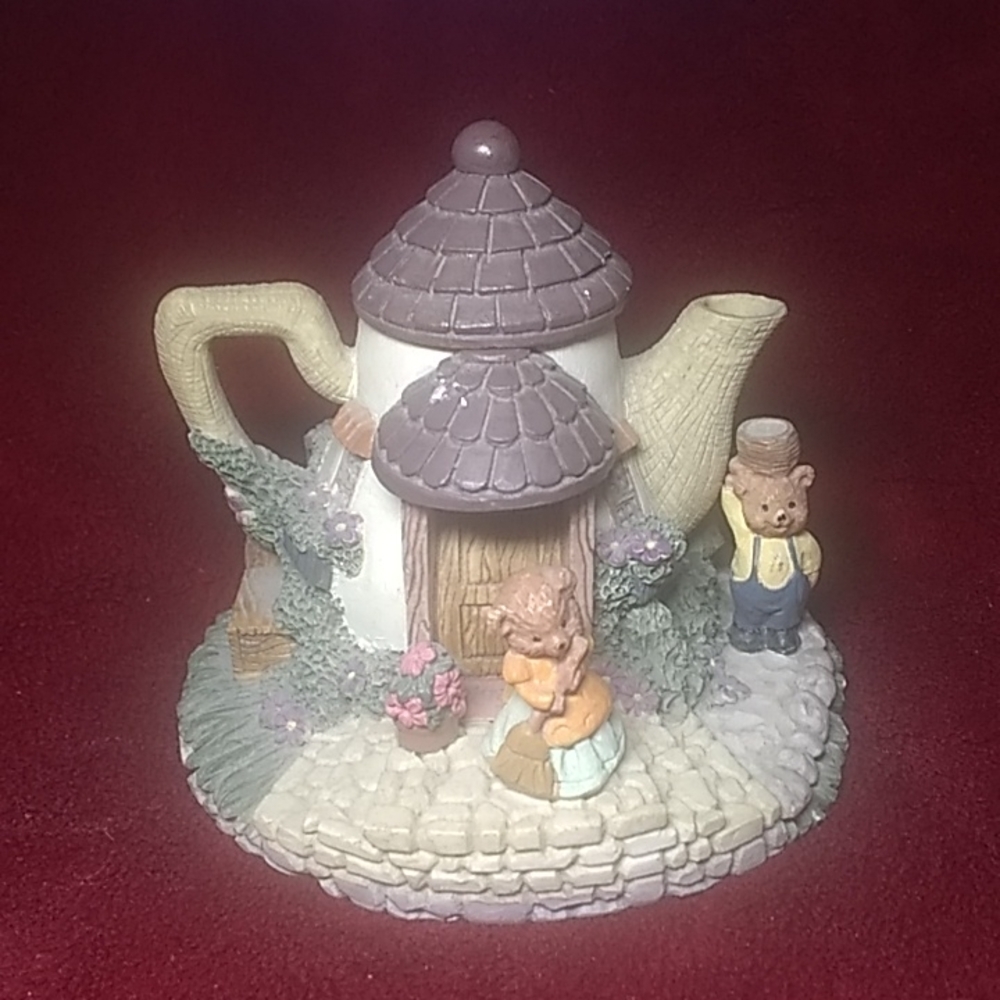 Sweepingly adorable miniature tea pot